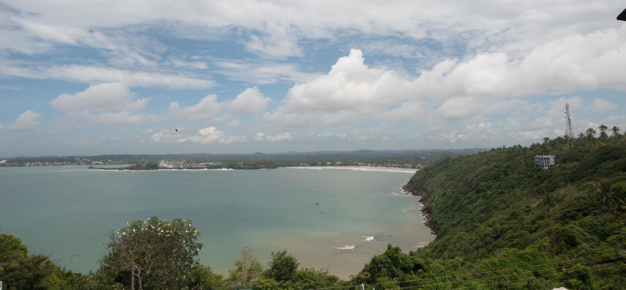 Levels Unawatuna Buitenkant foto